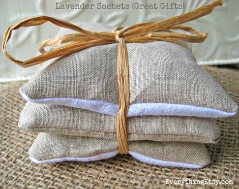 Linen Lavender Sachets {DIY Gifts}